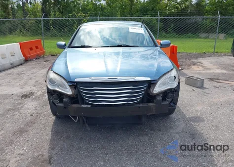 2011 Chrysler 200 Touring из США, поврежденный, VIN 1C3BC1FB1BN576740